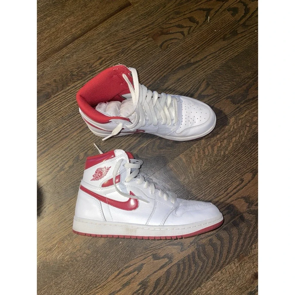 Nike Air Jordan 1 Retro High OG 'Metallic Red' 555088-103 Men's Size 8 EUC